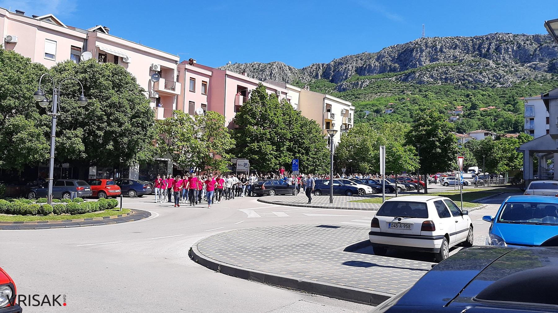 Norijada u Ljubuškom: Maturanti slave kraj nastave (FOTO/VIDEO)