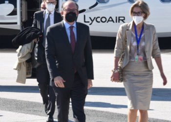 Várhelyi i Schallenbergstigli u Sarajevo, danas primopredaja cjepiva iz EU