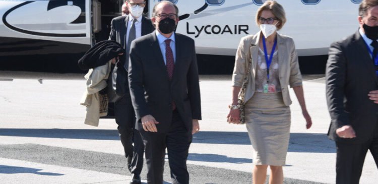 Várhelyi i Schallenbergstigli u Sarajevo, danas primopredaja cjepiva iz EU