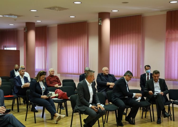 HNS najavio rezoluciju o preglasavanju Hrvata