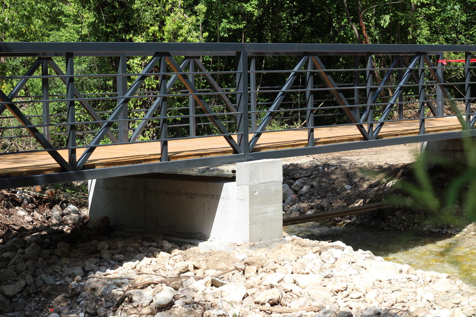 Kroz projekt Cycling Rural financiran programom Europske unije postavljeni pješački mostovi preko rijeke Lištice u kanjonu Borak