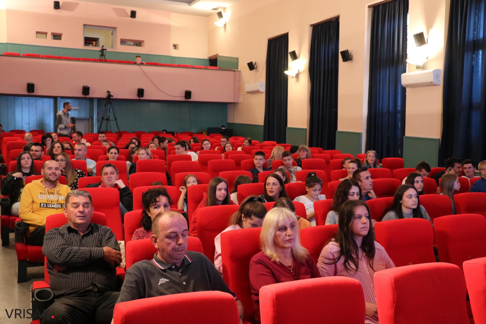 Nada Milardović pobjednica Festivala pjevača amatera u Širokom Brijegu