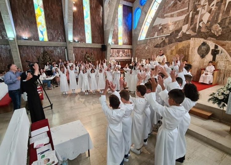 Kočerin: Prvu Svetu Pričest primilo 38 djece