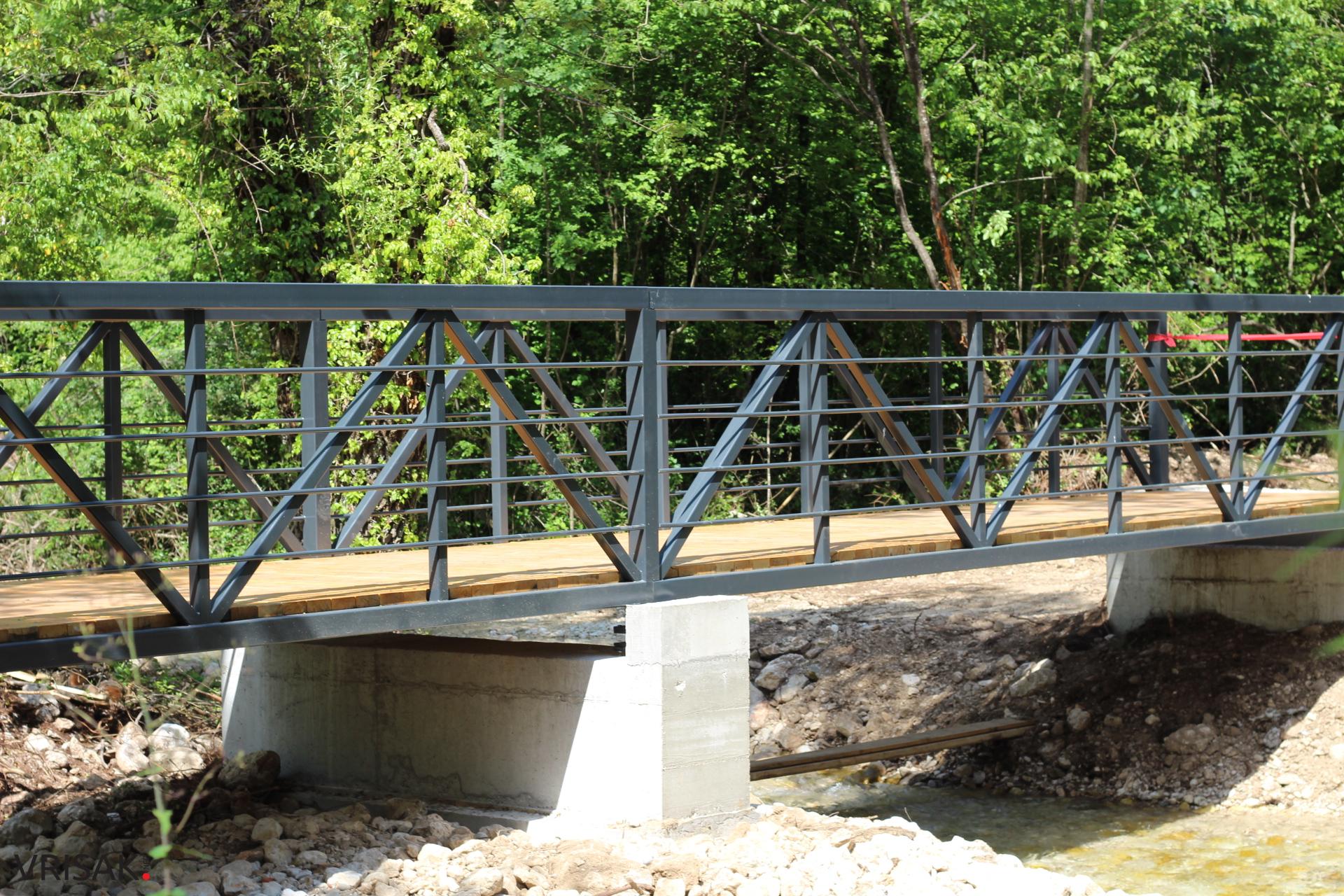 Kroz projekt Cycling Rural financiran programom Europske unije postavljeni pješački mostovi preko rijeke Lištice u kanjonu Borak