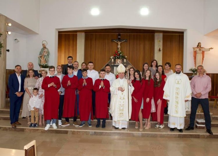 U Buhovu proslavljena svetkovina Presvetog Trojstva i sv.Krizma