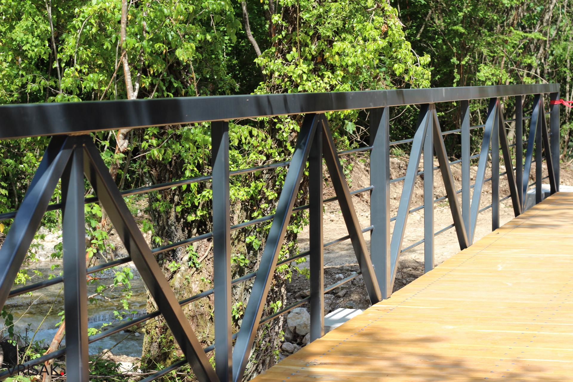 Kroz projekt Cycling Rural financiran programom Europske unije postavljeni pješački mostovi preko rijeke Lištice u kanjonu Borak