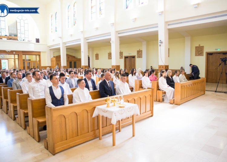 Međugorje: Sakrament Svete potvrde primilo 69 krizmanika