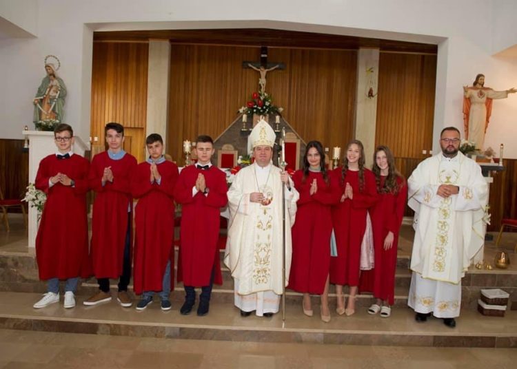 U Buhovu proslavljena svetkovina Presvetog Trojstva i sv.Krizma