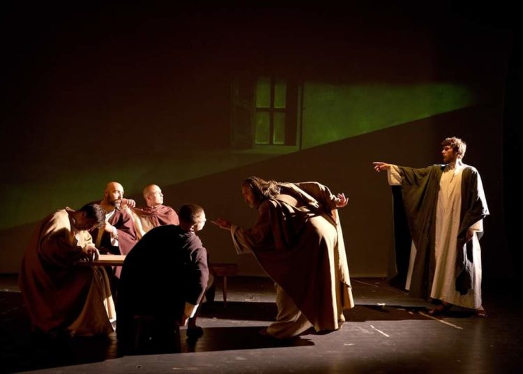 Premijera „Isus, Sin Čovječji“ dirnula publiku i ganula brojne kazališne djelatnike