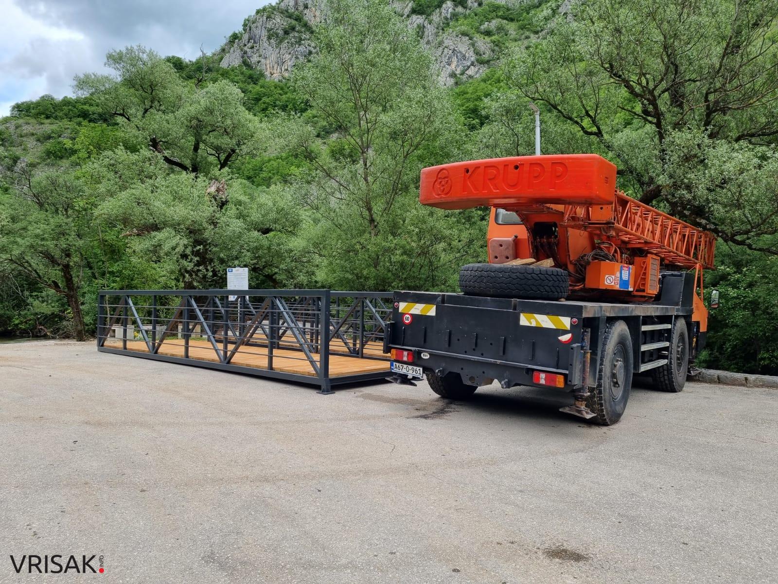 Skoro gotova izgradnja pješačkog mosta preko rijeke Lištice u kanjonu Borak