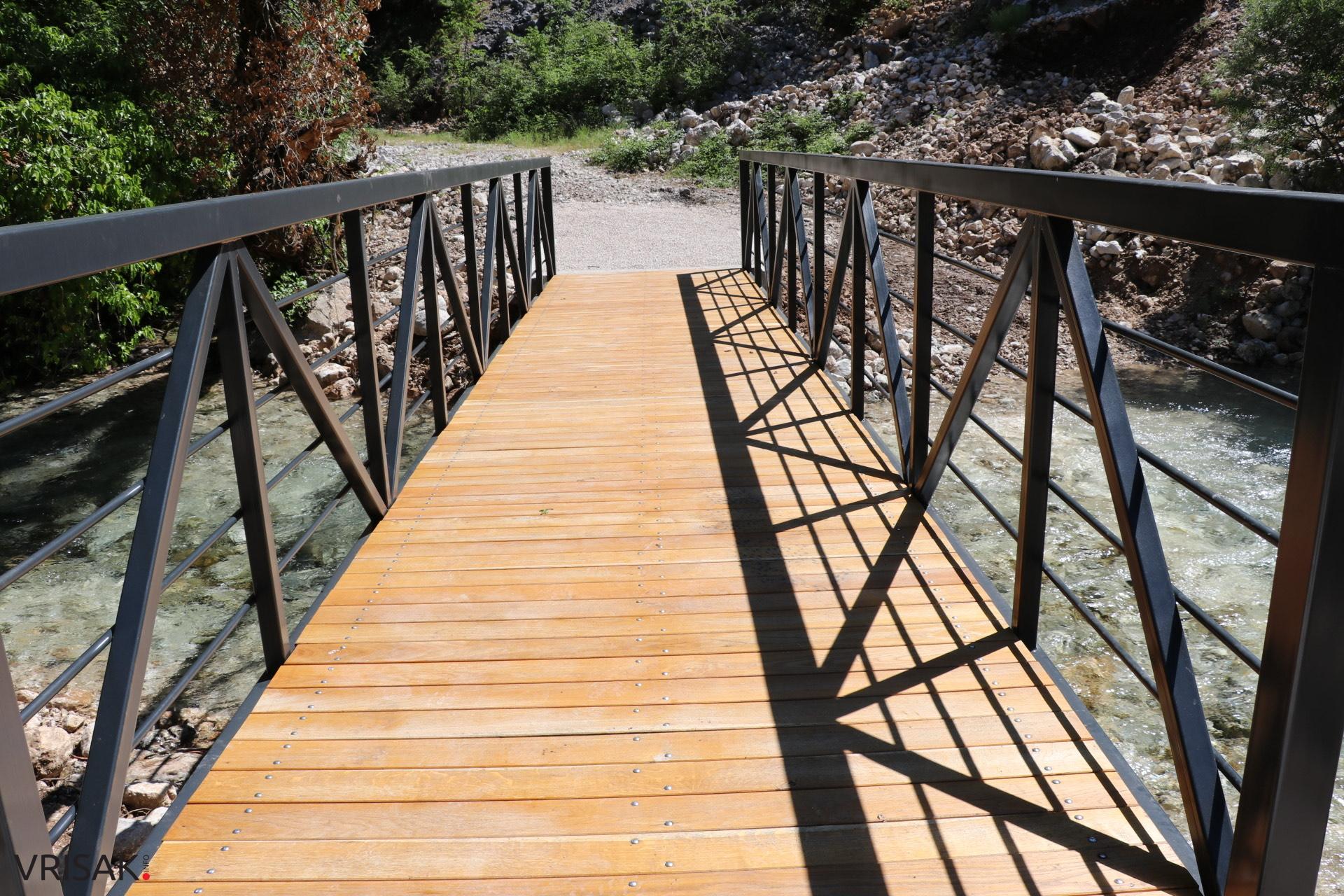 Kroz projekt Cycling Rural financiran programom Europske unije postavljeni pješački mostovi preko rijeke Lištice u kanjonu Borak