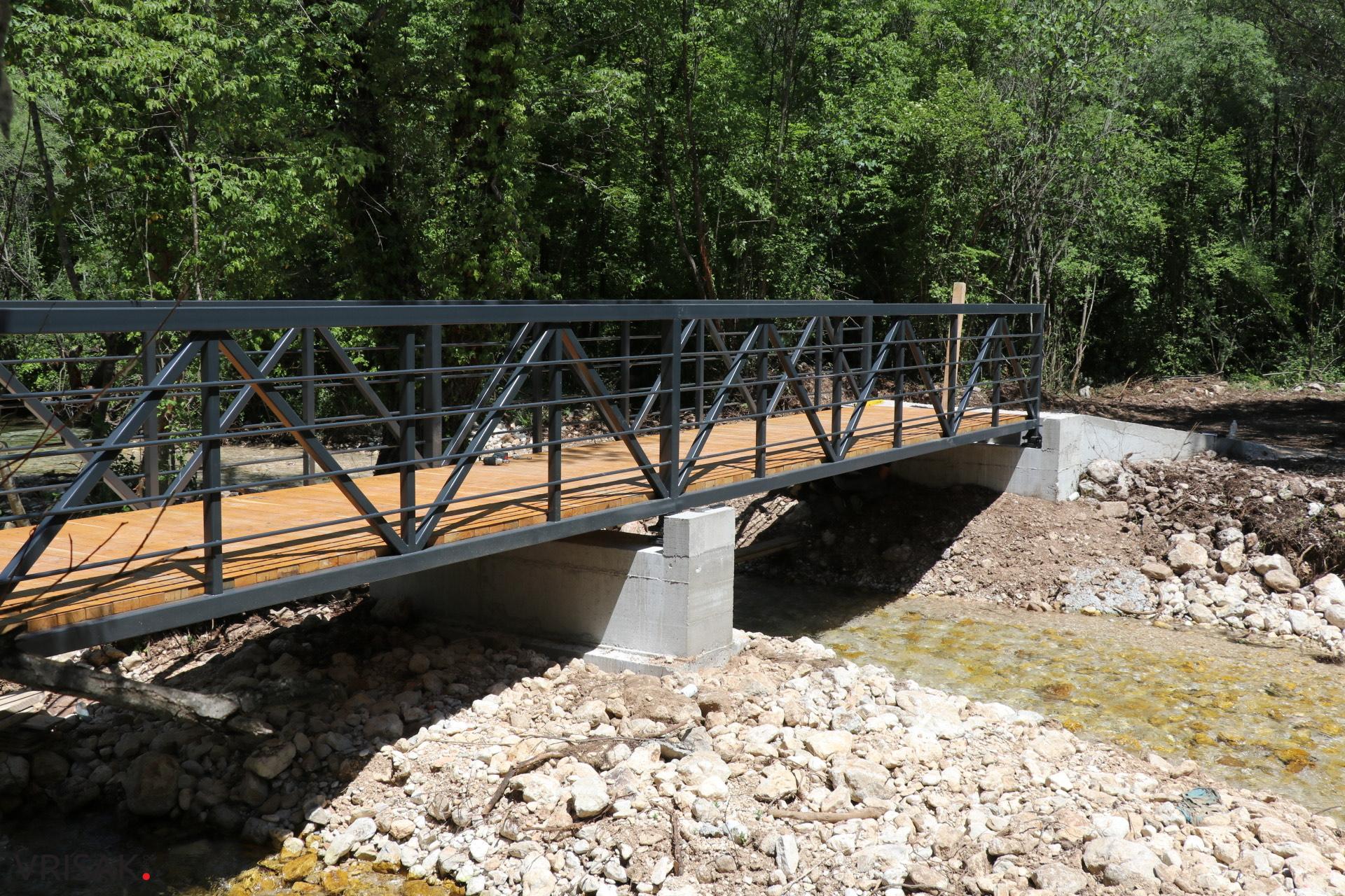 Kroz projekt Cycling Rural financiran programom Europske unije postavljeni pješački mostovi preko rijeke Lištice u kanjonu Borak