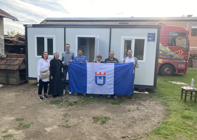 Isporučen kontejner u Petrinji u sklopu humanitarne akcije “Srcem za stradale od potresa” u organizaciji ZZŠB