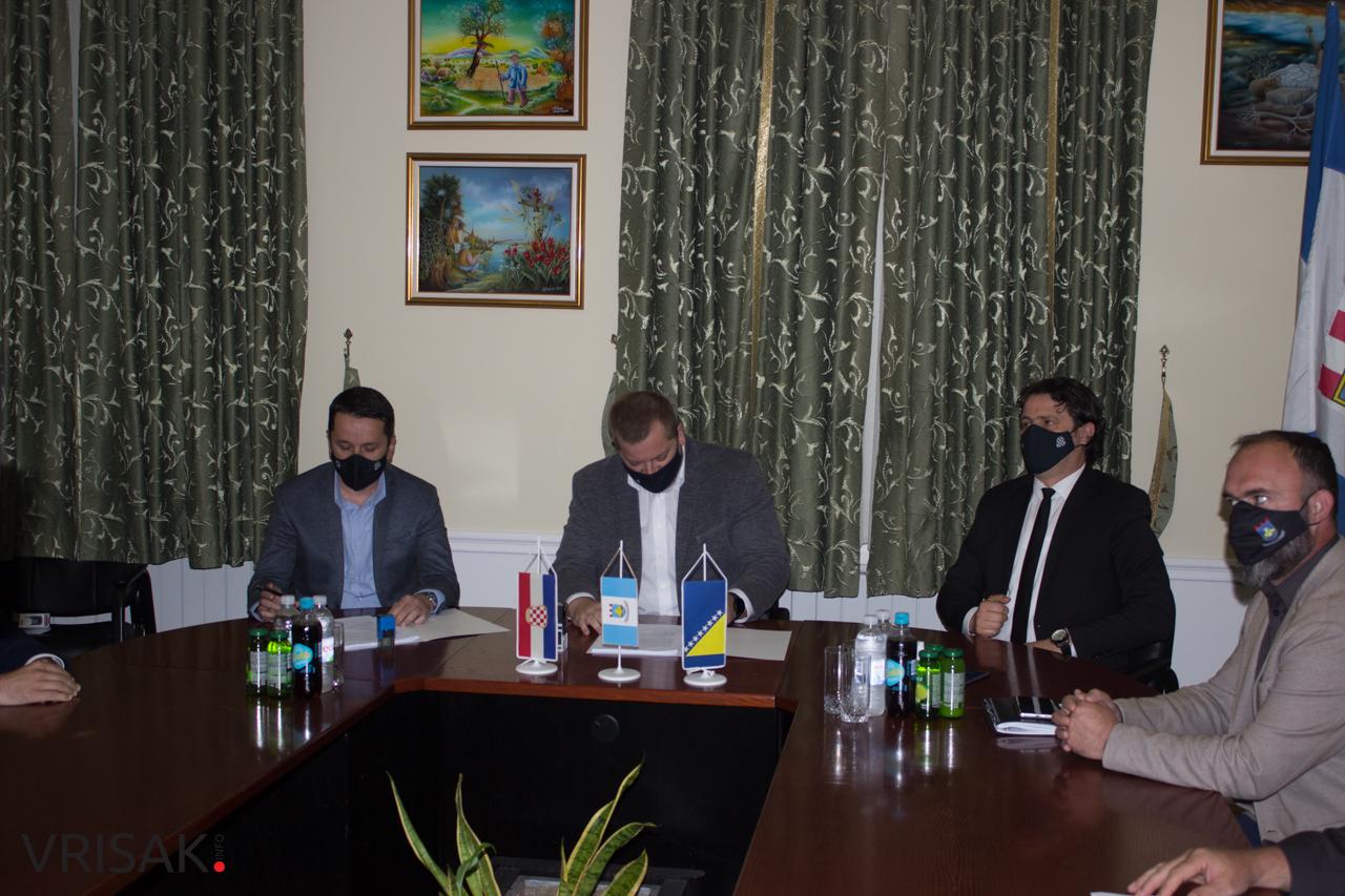 Potpisani ugovori o sufinanciranju nabave plastenika za 80 poljoprivrednih proizvođača s područja Ljubuškog