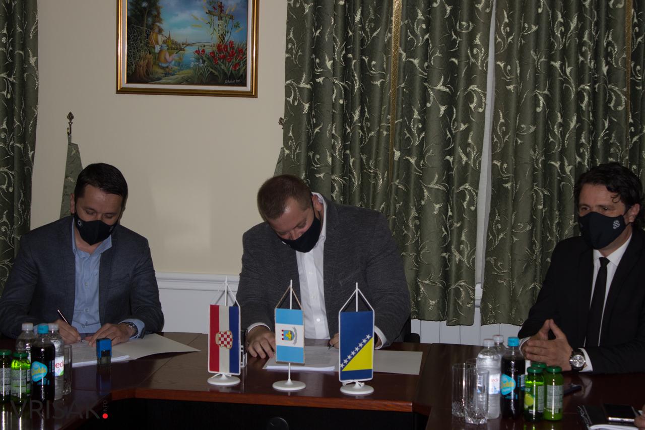 Potpisani ugovori o sufinanciranju nabave plastenika za 80 poljoprivrednih proizvođača s područja Ljubuškog