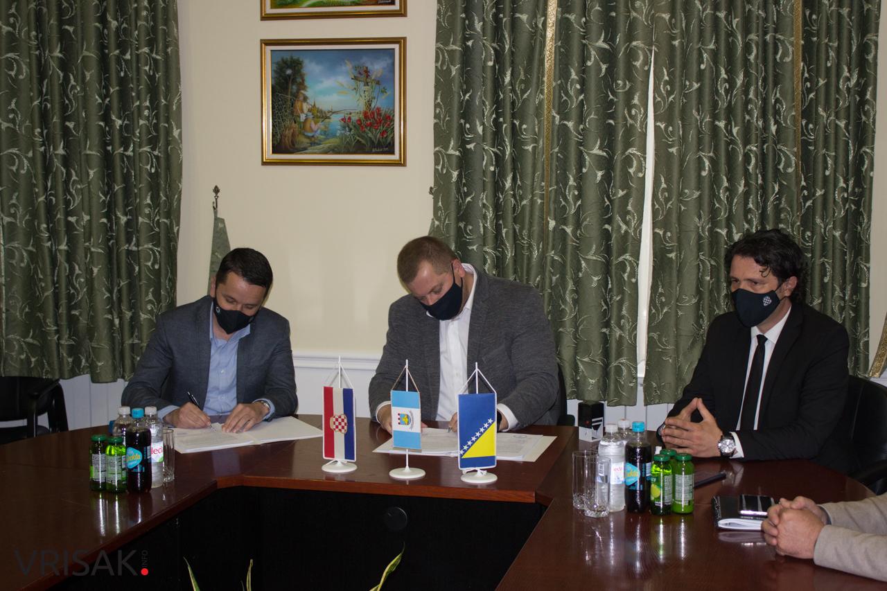 Potpisani ugovori o sufinanciranju nabave plastenika za 80 poljoprivrednih proizvođača s područja Ljubuškog