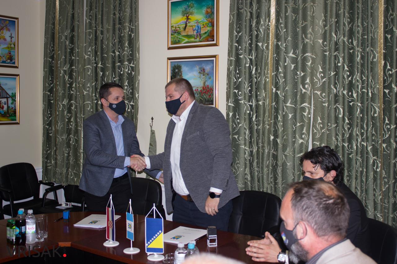 Potpisani ugovori o sufinanciranju nabave plastenika za 80 poljoprivrednih proizvođača s područja Ljubuškog