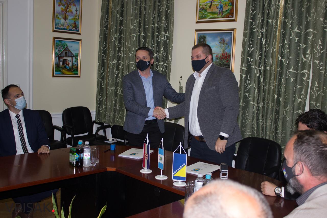 Potpisani ugovori o sufinanciranju nabave plastenika za 80 poljoprivrednih proizvođača s područja Ljubuškog