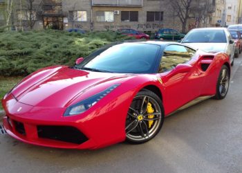 Tko je u BiH uvezao najskuplji auto u 2021. godini