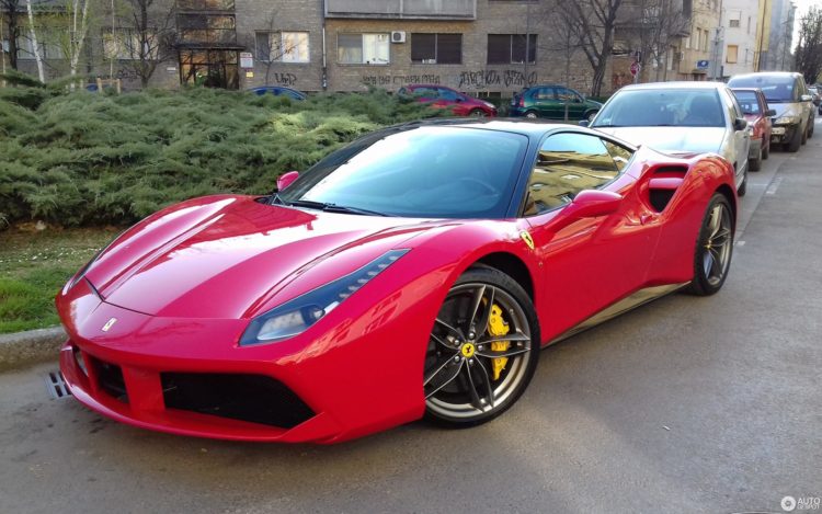 Tko je u BiH uvezao najskuplji auto u 2021. godini