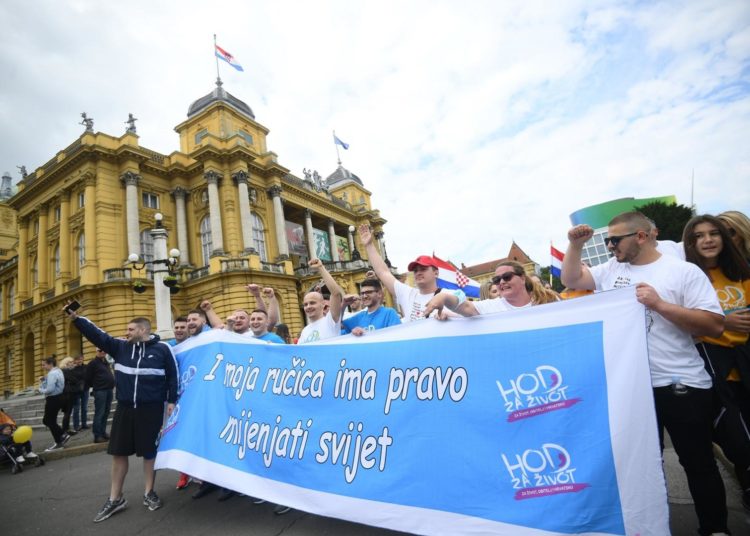 Tisuće ljudi na Hodu za život u Zagrebu