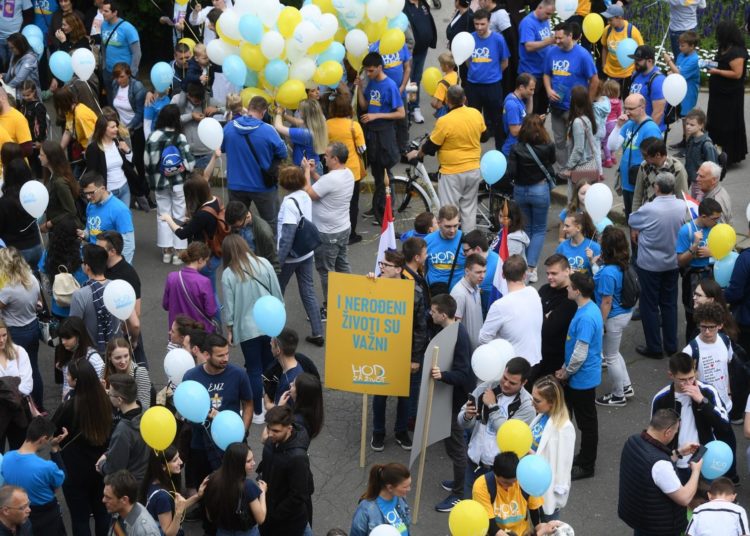 Tisuće ljudi na Hodu za život u Zagrebu