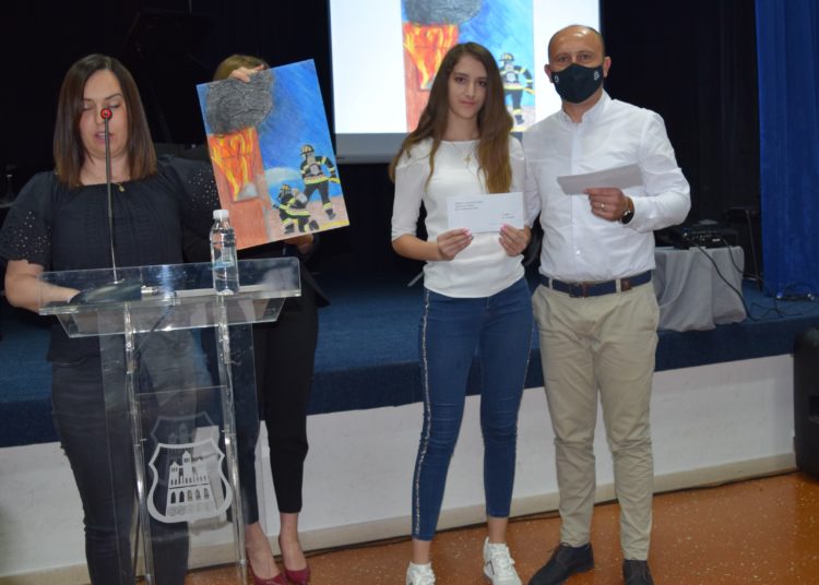 Dodijeljene nagrade i priznanja djeci i učenicima za najbolje likovne radove na temu vatrogastva