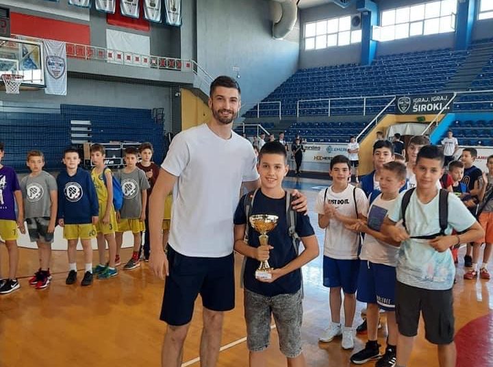 Održan “Mini basket Široki 2021”