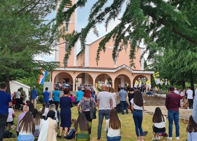 Ljubotići: Proslavljen sv. Ante i 50 godina crkve