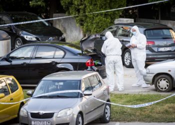 Strašna tragedija u Kninu: U automobilu pronađeno beživotno tijelo djeteta