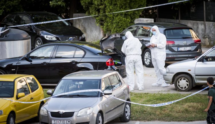 Strašna tragedija u Kninu: U automobilu pronađeno beživotno tijelo djeteta