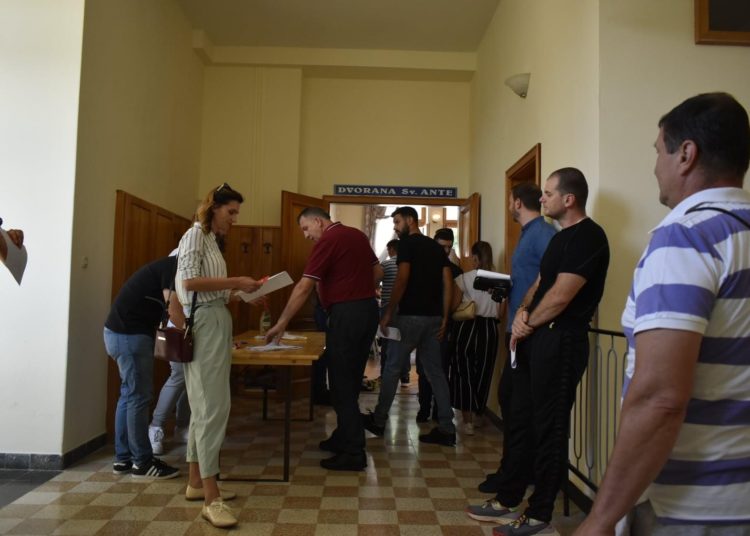 Izvanredan odaziv Ljubušaka na akciju dragovoljnog darivanja krvi na Humcu