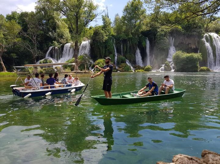 Na Kravice stigli prvi gosti ovog ljeta, neki uživali i u kupanju