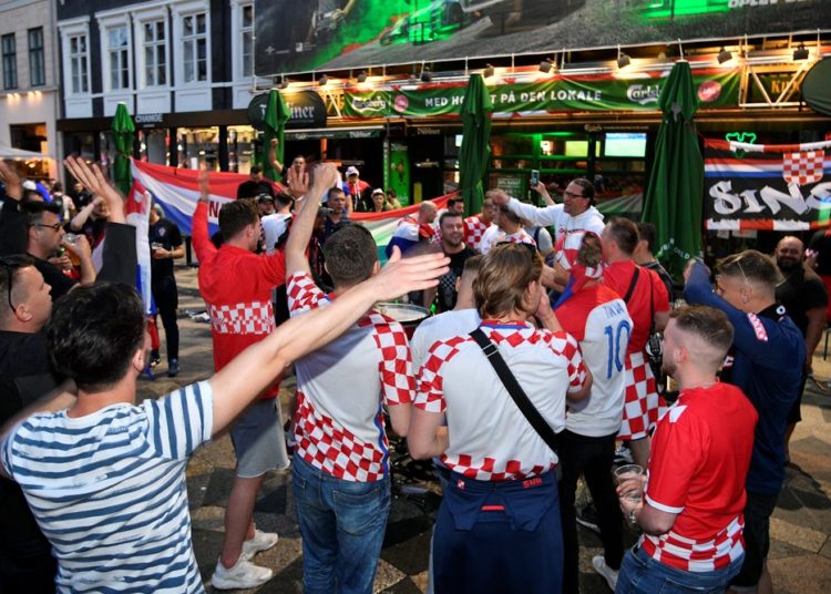 U Kopenhagenu je počelo navijačko ludilo; zastave Širokog Brijega i Herceg-Bosne najistaknutije