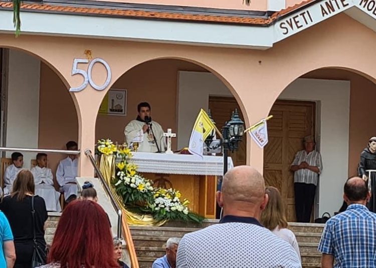 Ljubotići: Proslavljen sv. Ante i 50 godina crkve