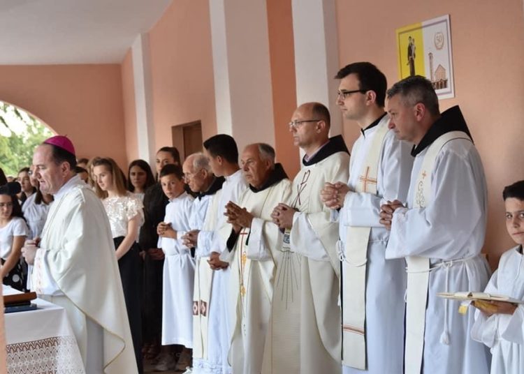 Ljubotići: Proslavljen sv. Ante i 50 godina crkve