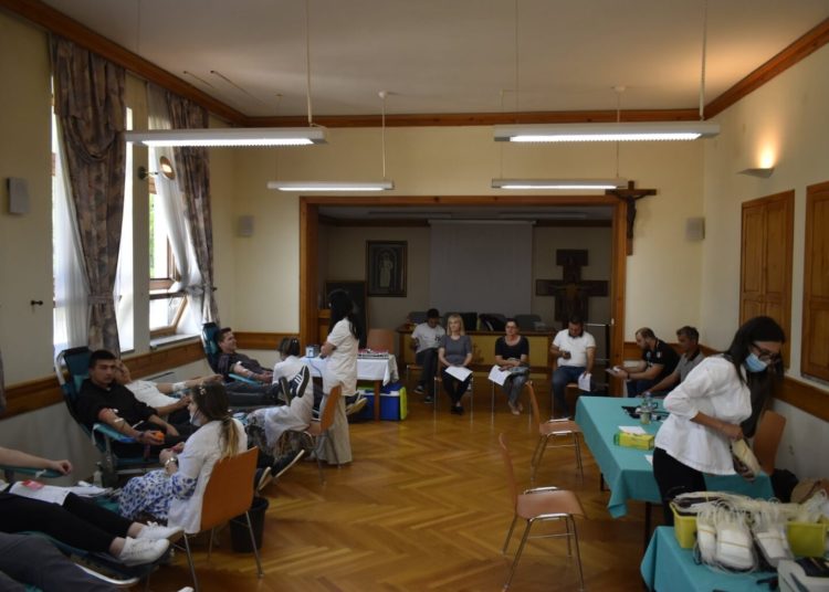 Izvanredan odaziv Ljubušaka na akciju dragovoljnog darivanja krvi na Humcu