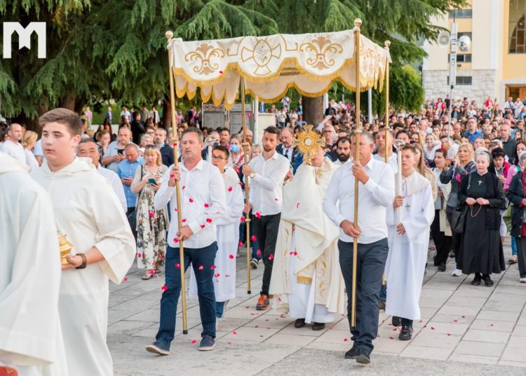 U Međugorju svečano proslavljeno Tijelovo
