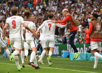 Njemačka također ide kući s Eura, Englezi prošli dalje