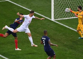 Švicarska izbacila Tricolore!