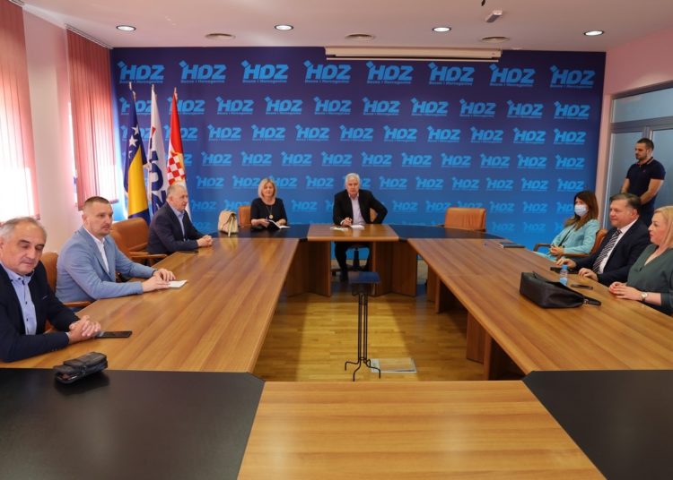 Čović s dužnosnicima HDZ-a BiH: Izmjene i dopune Izbornog zakona do kraja lipnja prioritet