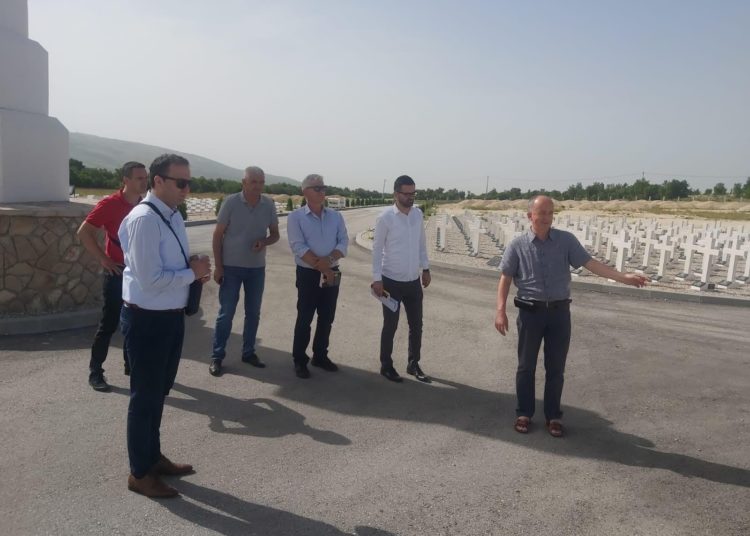 Groblje mira na Bilima posjetio načelnik općine Posušje
