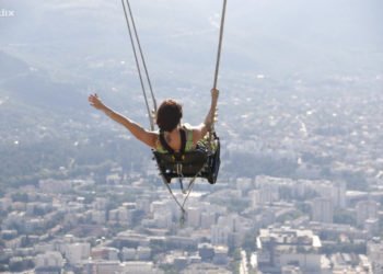 Najveća ljuljačka u BiH postavljena iznad Mostara, turisti oduševljeni