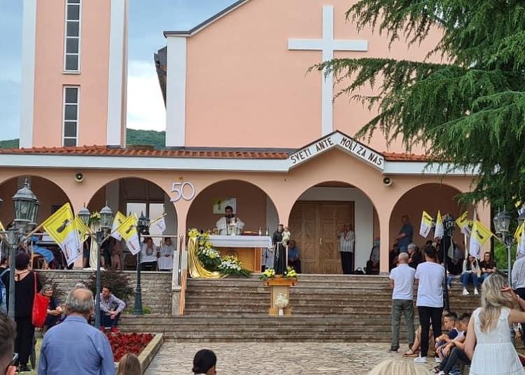 Ljubotići: Proslavljen sv. Ante i 50 godina crkve