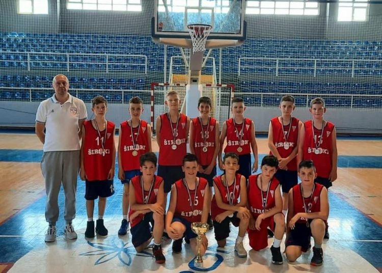 Održan “Mini basket Široki 2021”