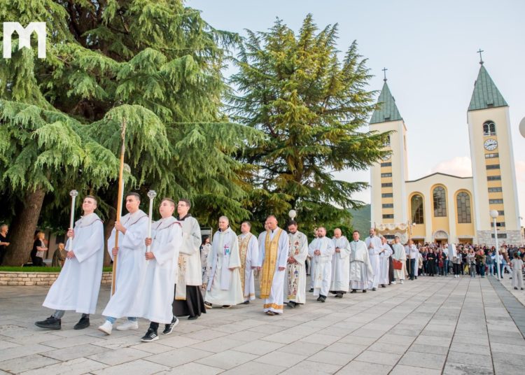 U Međugorju svečano proslavljeno Tijelovo