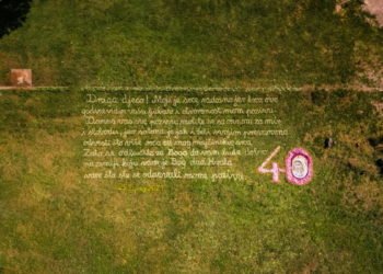 Cvjetna instalacija Gospi na dar