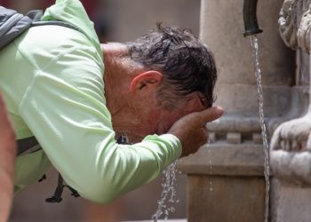 BiH i dalje na udaru toplinskog vala, donosimo preporuke kako se lakše nositi s vrućinom
