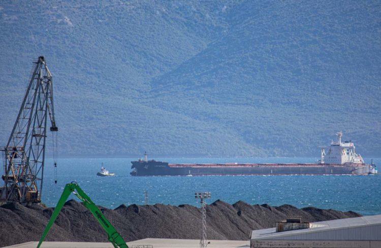 U Luku Ploče uplovio najveći brod u povijesti