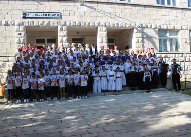 U Posušju održana Dječja smotra folklora „Na Petrovu ognjištu“